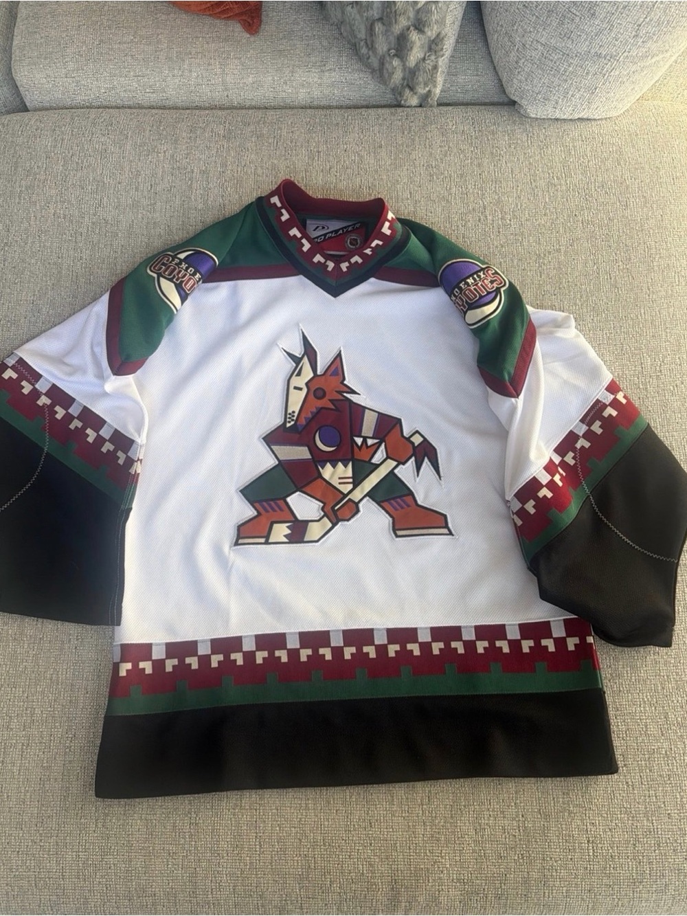 Pro Player Arizona Coyotes White Green Maroon Hockey Jersey